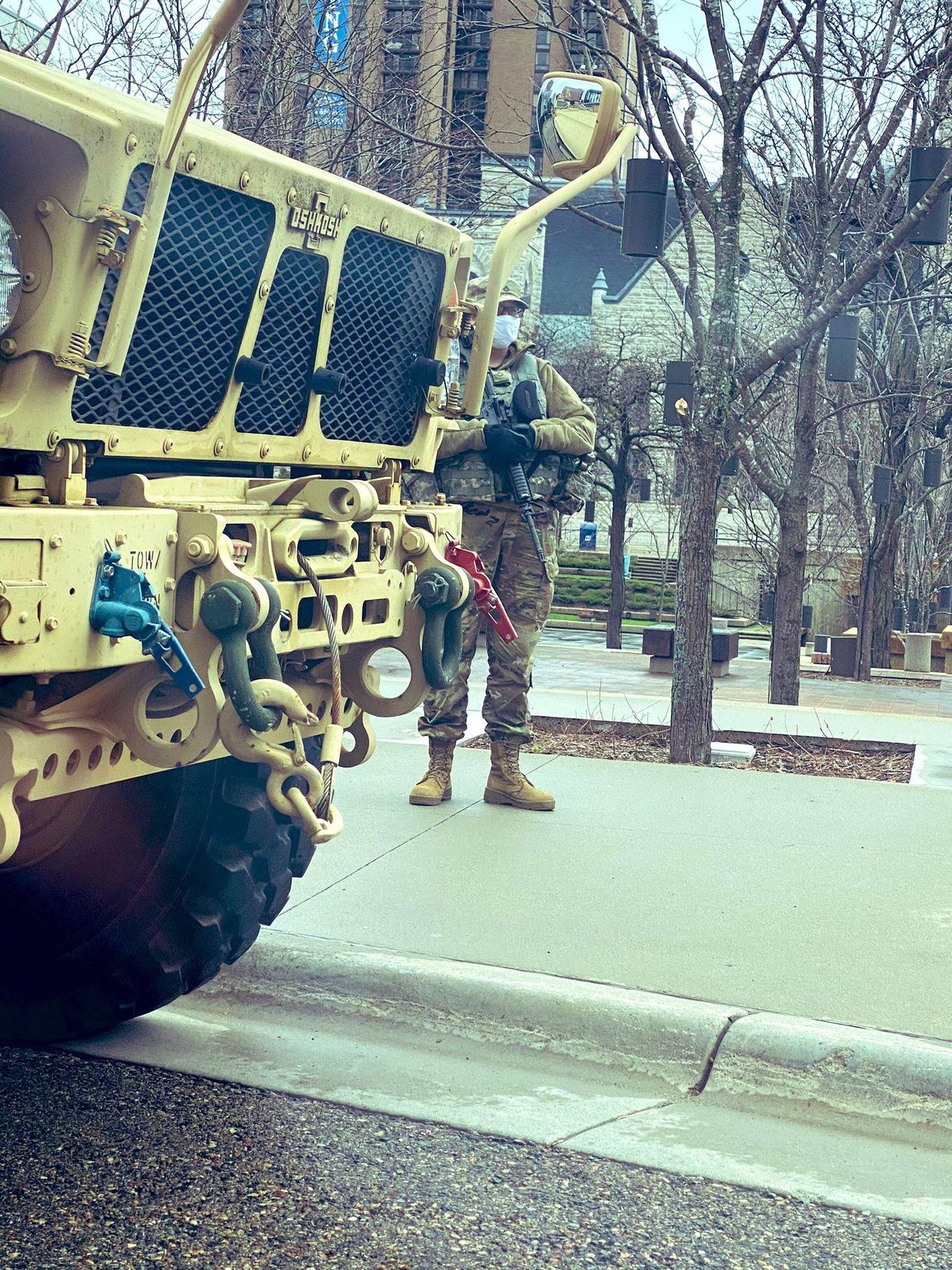 Lực lượng vệ binh quốc gia ở Minneapolis. Ảnh: Twitter