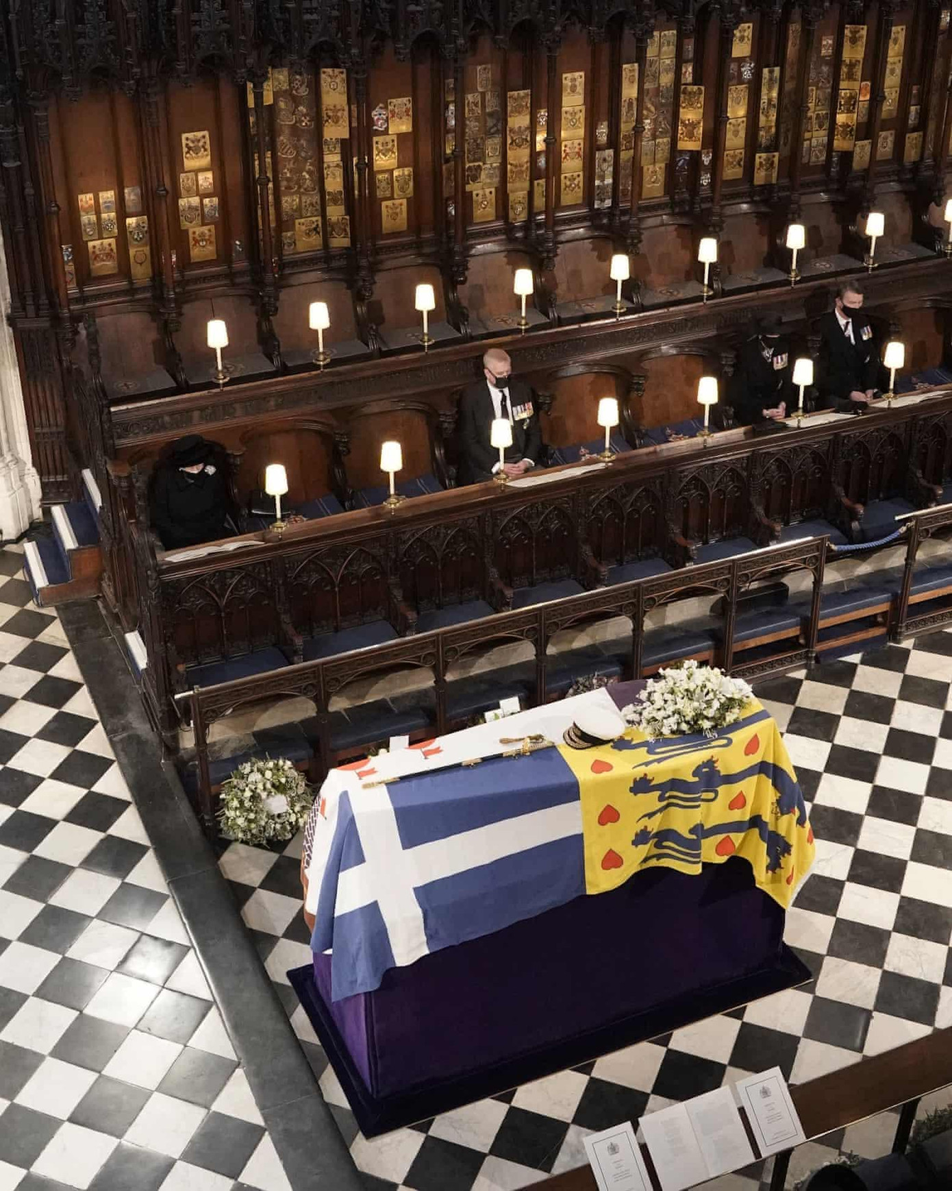 Khi Nữ hoàng băng hà, hài cốt ông sẽ được chuyển đến nhà nguyện tưởng niệm Vua George VI để nằm cạnh bà.