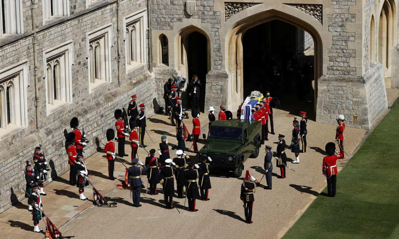 Theo The Guardian, tang lễ Hoàng thân Philip (còn gọi là Công tước Xứ Edinburg, phu quân Nữ hoàng Anh) diễn ra tại nhà nguyện St.George (Lâu đài Windsor), lúc 15h (giờ địa phương).