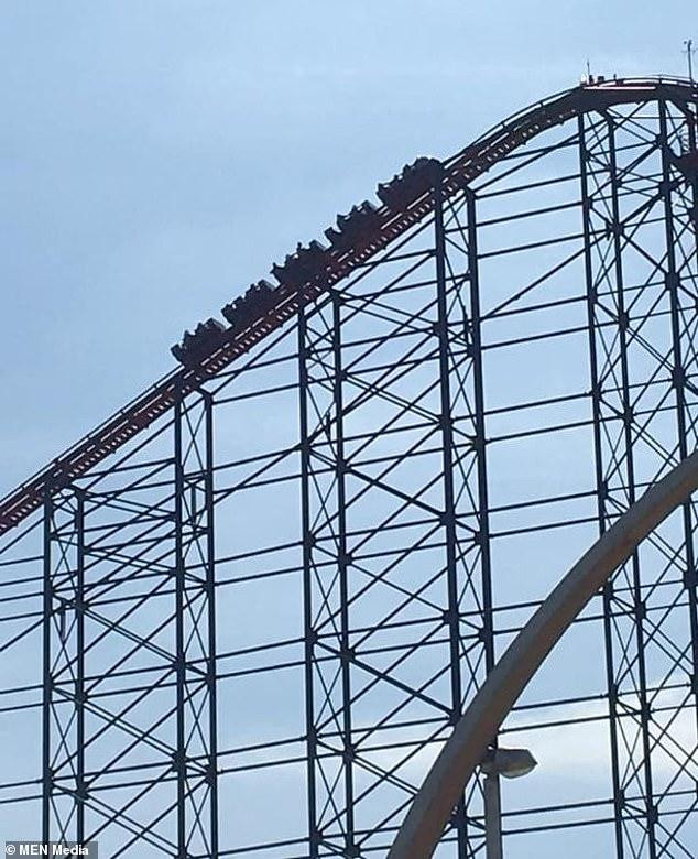 Đoàn tàu gặp sự cố khi vừa lên đến đỉnh.