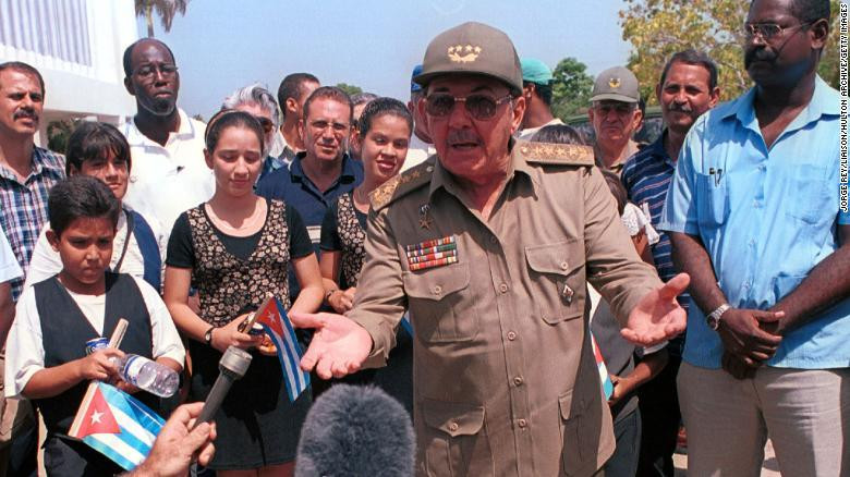 Ông Castro trả lời phỏng vấn báo giới tháng 7/2000 ở Manzanillo (Cuba).