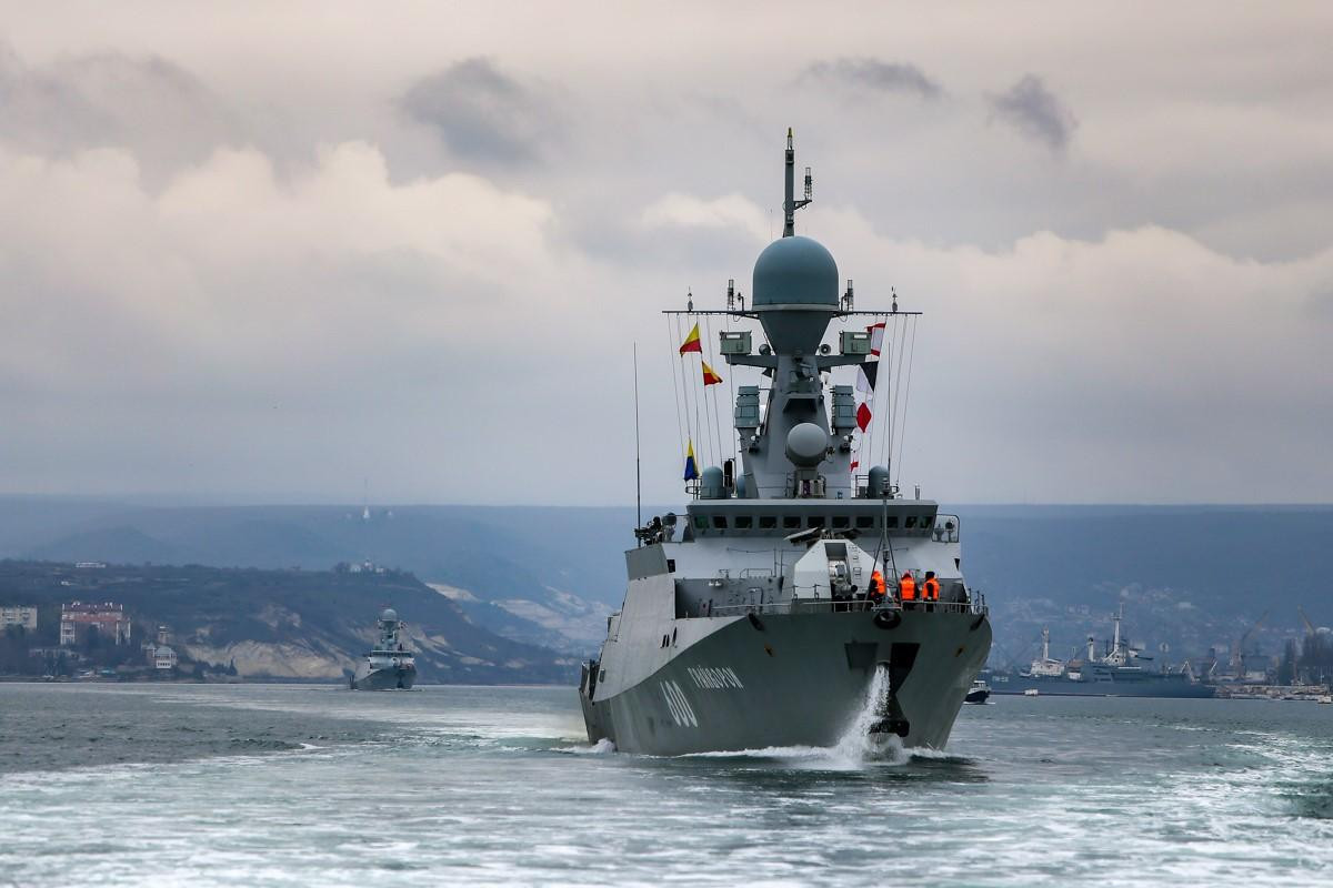 Tàu chiến Nga &quot;dàn trận&quot; trên Biển Đen. Ảnh: Bộ Quốc phòng Nga