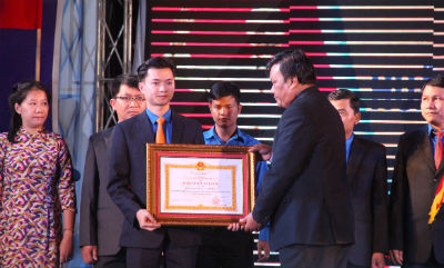 Tỉnh đoàn Bình Định đón nhận Huân chương Lao động hạng Nhất ảnh 1