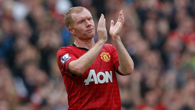 Tiền vệ Paul Scholes đã rươm rướm nước mắt trong ngày chia tay Quỷ đỏ - Ảnh: Reuters