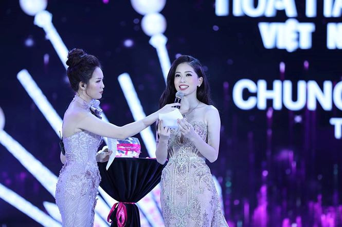 Á hậu 1 HHVN 2018 Bùi Phương Nga: 'Hoa hậu là người đẹp nhất' ảnh 21 Á hậu 1 HHVN 2018 Bùi Phương Nga: 'Hoa hậu là người đẹp nhất' ảnh 21
