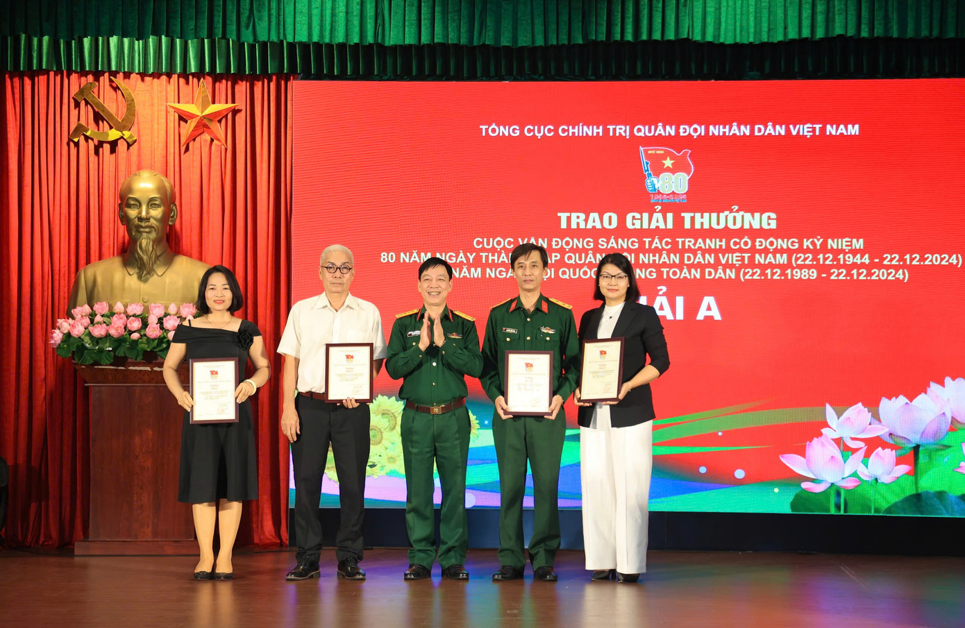 Nhiều tác phẩm có chất lượng, tập trung khắc họa hình tượng Bộ đội Cụ Hồ. Nhiều tác phẩm có chất lượng, tập trung khắc họa hình tượng Bộ đội Cụ Hồ.