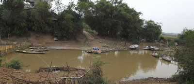 Bến sông Đông Hạ - nơi nạn nhân chèo thuyền sang gặp các đối tượng. Bến sông Đông Hạ - nơi nạn nhân chèo thuyền sang gặp các đối tượng