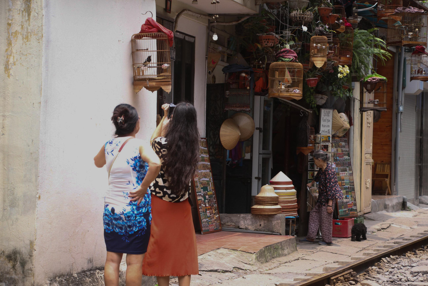 Hiện nơi đây không còn cảnh chen chúc “sống ảo” như xưa mà chỉ đơn giản là du lịch trải nghiệm, uống cà phê, tán gẫu. Hiện nơi đây không còn cảnh chen chúc “sống ảo” như xưa mà chỉ đơn giản là du lịch trải nghiệm, uống cà phê, tán gẫu.