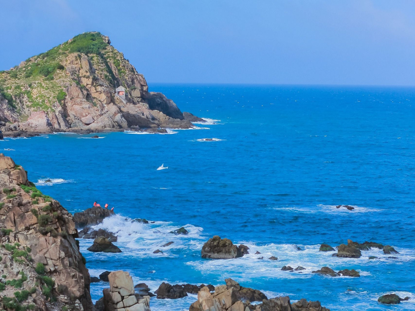 Những cung đường biển đẹp mê hồn dưới góc máy của Thành.