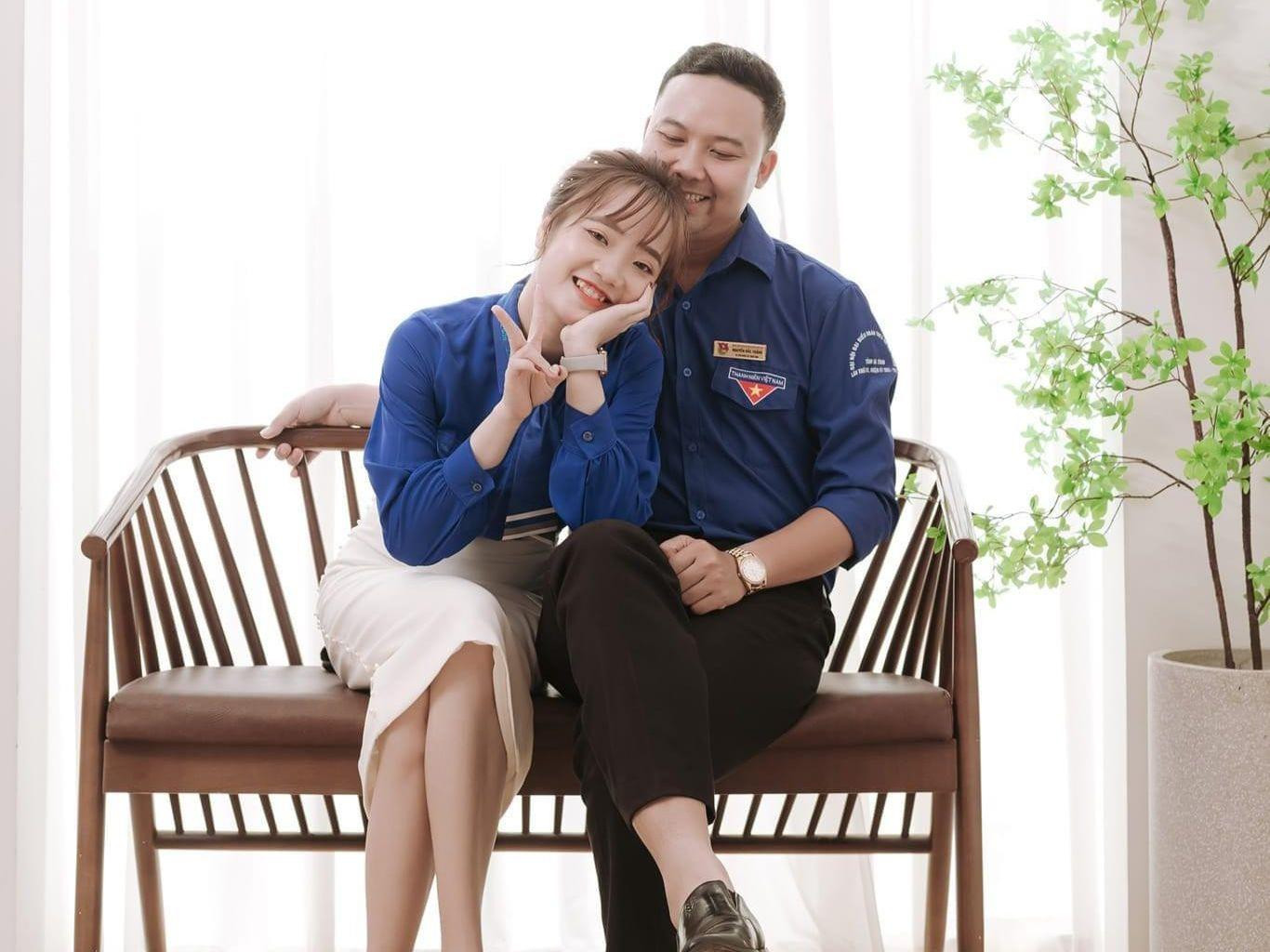 Loan cho biết, màu áo xanh tình nguyện đã gắn bó với cô từ thời sinh viên qua các hoạt động thiện nguyện dành cho các em nhỏ và gia đình có hoàn cảnh khó khăn ở biên giới.