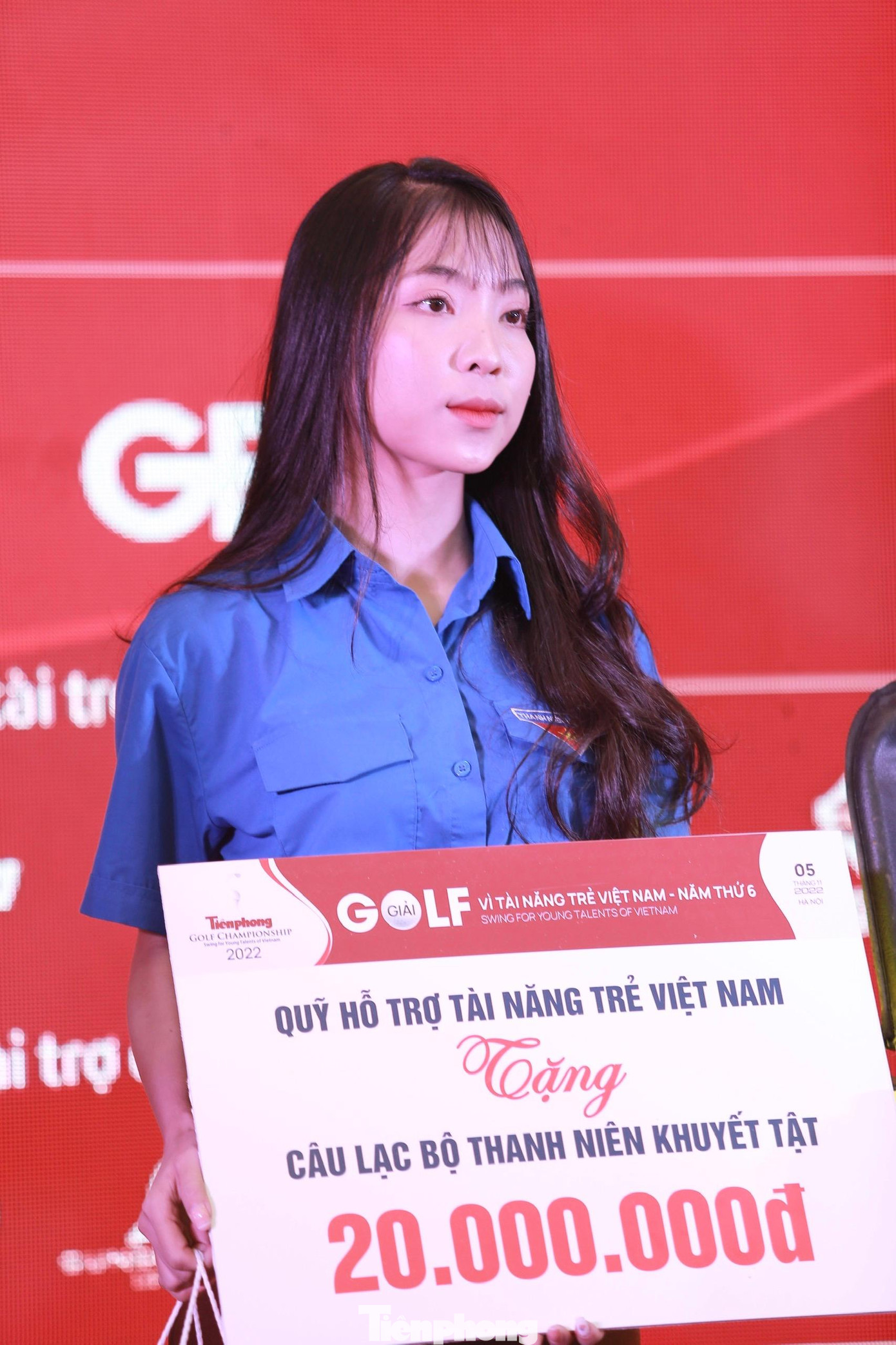 Chị Trần Thị Thu Hương (SN 1998, Phó nhóm Tình nguyện Niềm tin) nổi bật với những dự án thiện nguyện như: Hỗ trợ ăn trưa thành công gần 24.000 trẻ nhỏ tại Điện Biên, Cao Bằng, Kon Tum, Gia Lai, Đắk Lắk trong Dự án Nuôi em 2021; Điều hành Dự án Được Dạy 2021 và lắp đặt thành công 6 bộ năng lượng gió mặt trời tại 35 điểm trường tại Điện Biên, Lai Châu... Ảnh: Châu Linh