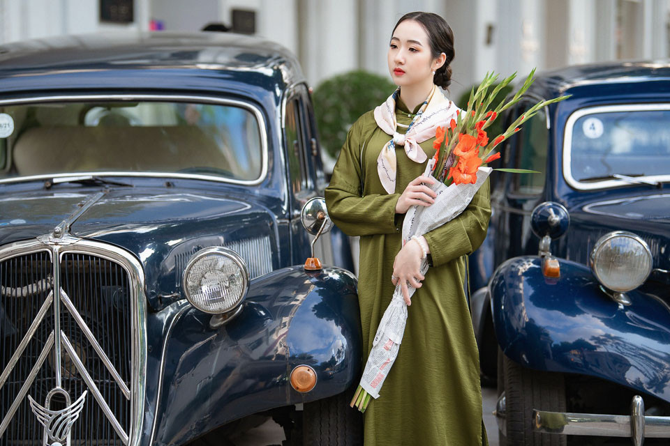 Có rất nhiều phong cách chụp ảnh Tết được bạn trẻ lựa chọn mà không nhất thiết chụp bên cành đào, hoa mai. Có rất nhiều phong cách chụp ảnh Tết được bạn trẻ lựa chọn mà không nhất thiết chụp bên cành đào, hoa mai.