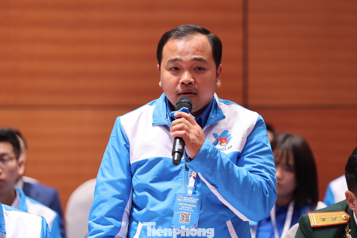 Anh Lê Văn Vin - Phó Bí thư Tỉnh Đoàn Quảng Ngãi góp ý kiến tại diễn đàn. Ảnh: Như Ý