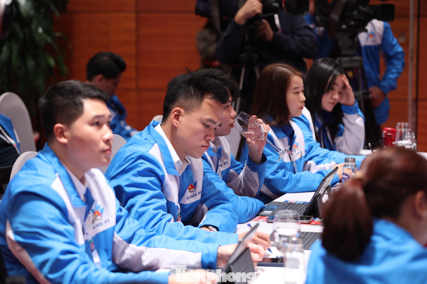 Đại biểu dự diễn đàn &quot;Tổ chức Đoàn – người bạn đồng hành cùng thanh niên”. Ảnh: Như Ý