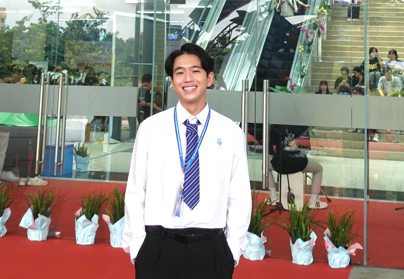 Ngày 17/12, Khiêm đã có mặt tại Hà Nội để tham dự Đại hội toàn quốc Hội Sinh viên Việt Nam. Ngày 17/12, Khiêm đã có mặt tại Hà Nội để tham dự Đại hội toàn quốc Hội Sinh viên Việt Nam.