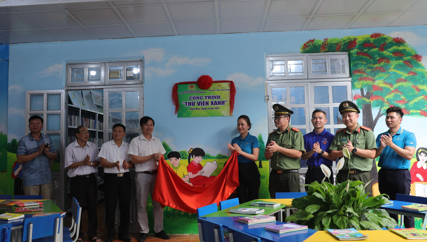 Trao tặng công trình "Thư viện xanh" và hoạt động sinh hoạt, giáo dục truyền thống tại các điểm thuộc Di tích lịch sử cấp quốc gia đặc biệt Chiến trường Điện Biên Phủ.