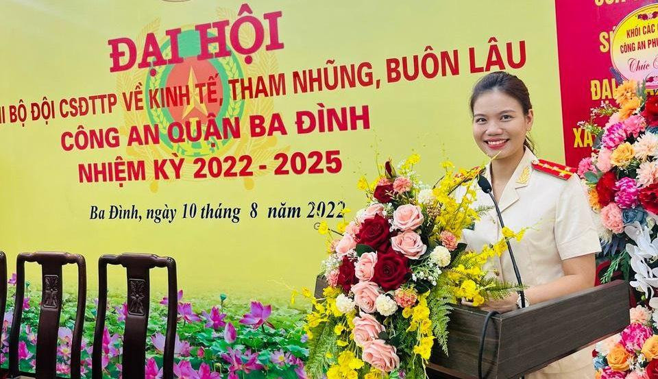Đại úy Lê Thu Hiền vừa nỗ lực hoàn thành tốt nhiệm vụ đấu tranh tội phạm trên mặt trận kinh tế, vừa hoàn thành tốt nghĩa vụ của người mẹ, người vợ. Ảnh: NVCC