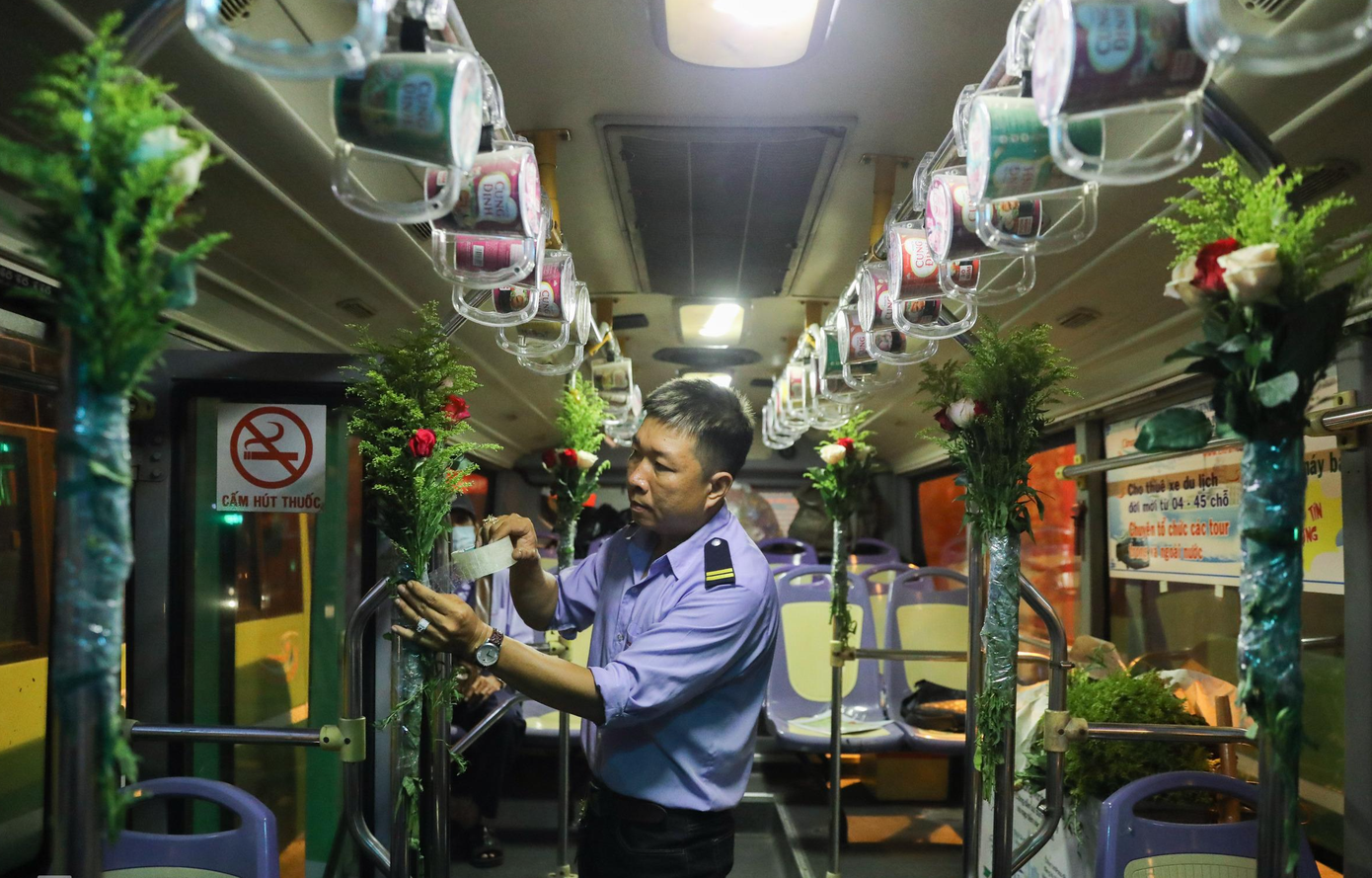 Ngay sau khi câu chuyện về anh Huy được lan tỏa trên mạng xã hội, nhiều vị khách lạ đã bày tỏ lời cảm ơn và chúc sức khỏe tới anh. Đây quả thực là một trong những câu chuyện ấm áp trong mùa dịch. Ảnh: Quỳnh Trần.