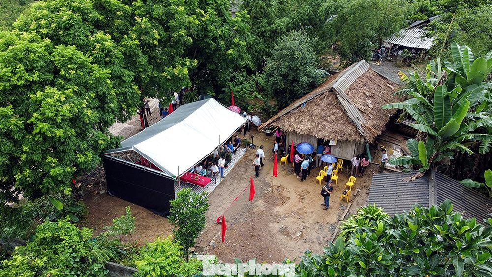 Toàn cảnh Lễ khởi công xây dựng nhà tình nghĩa đầu tiên tại xã Đú Sáng, huyện Kim Bôi, tỉnh Hòa Bình sáng nay (21/7).