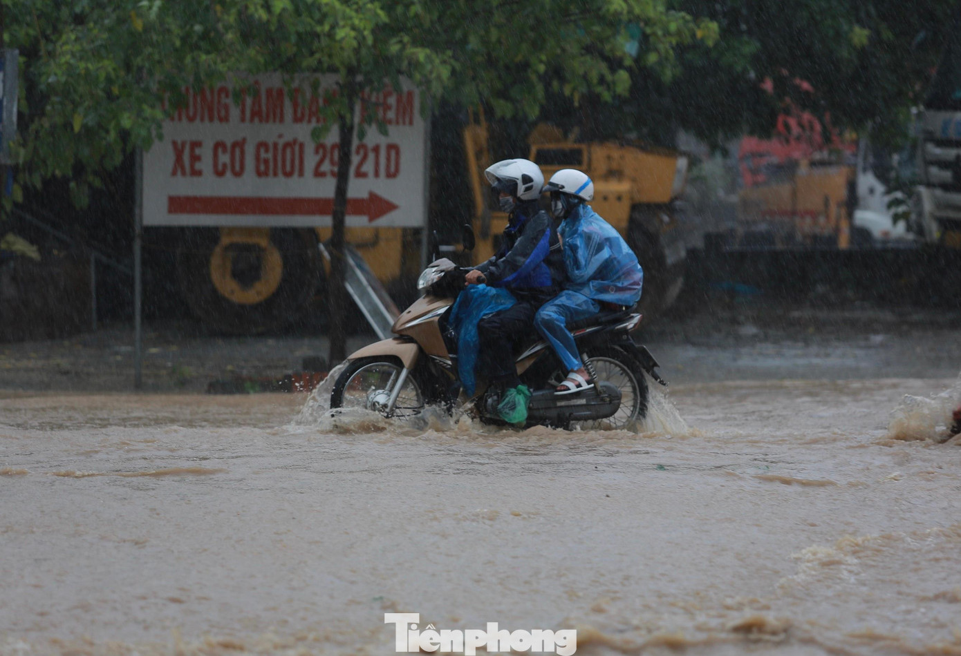 Đoạn cầu vượt An Khánh, Km 9+656.