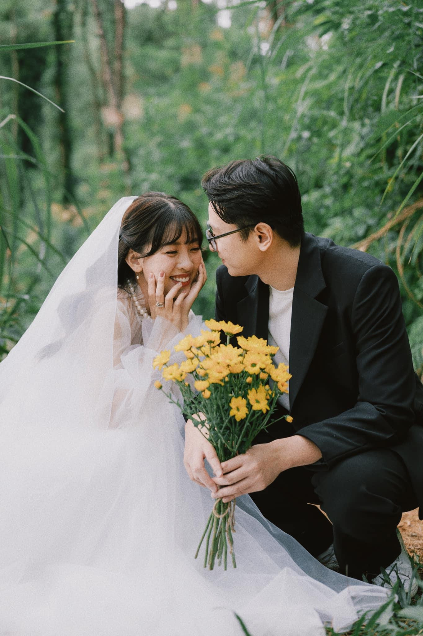 Bộ ảnh cưới của Mai Anh trên trang cá nhân ngày 13/11 được bạn bè, người hâm mộ dành nhiều lời khen, chúc mừng. Bộ ảnh cưới của Mai Anh trên trang cá nhân ngày 13/11 được bạn bè, người hâm mộ dành nhiều lời khen, chúc mừng.