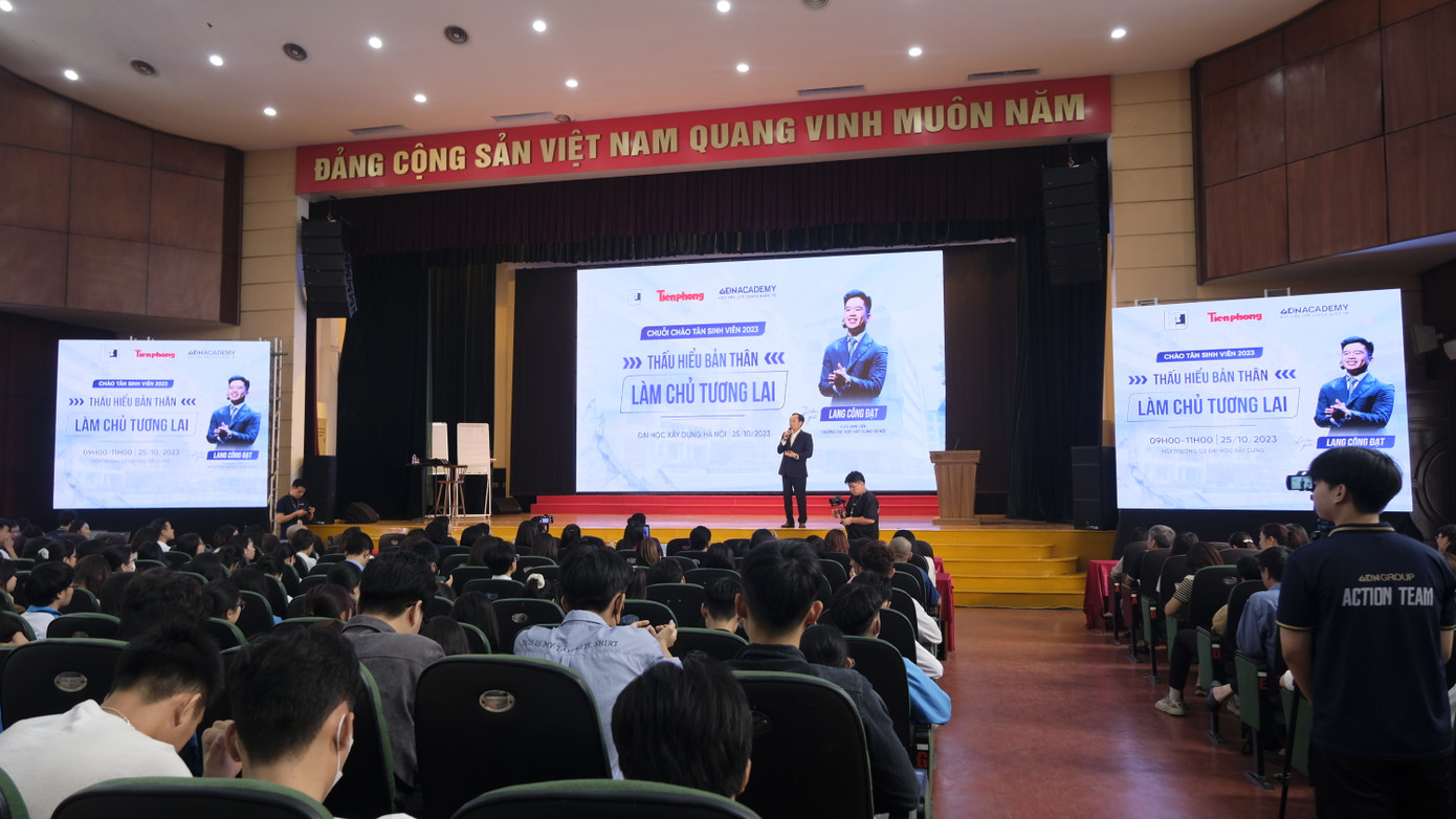 Đông đảo sinh viên đến từ các trường đại học tham dự chương trình. Ảnh: Châu Linh Đông đảo sinh viên đến từ các trường đại học tham dự chương trình. Ảnh: Châu Linh