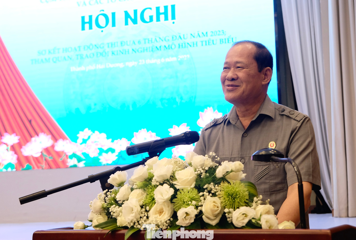 Thượng tướng Bế Xuân Trường, Chủ tịch Hội CCB Việt Nam, Cụm trưởng Cụm thi đua các Tổ chức chính trị-xã hội và các Tổ chức liên hiệp T.Ư phát biểu tổng kết hội nghị. Ảnh: Châu Linh Thượng tướng Bế Xuân Trường, Chủ tịch Hội CCB Việt Nam, Cụm trưởng Cụm thi đua các Tổ chức chính trị-xã hội và các Tổ chức liên hiệp T.Ư phát biểu tổng kết hội nghị. Ảnh: Châu Linh