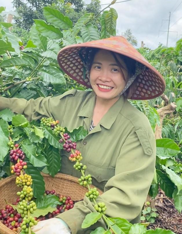 &quot;Vừa rồi, mình có kết nối cùng các kênh social giúp bà con bán nông sản và nhận tín hiệu tốt. Tuy nhiên vì nguồn lực còn thiếu nên mới bán được số lượng nhỏ. Hy vọng sau này mình sẽ phát triển được mạnh hơn nữa để truyền đạt lại cho bà con&quot;, Thu Hà tâm sự.