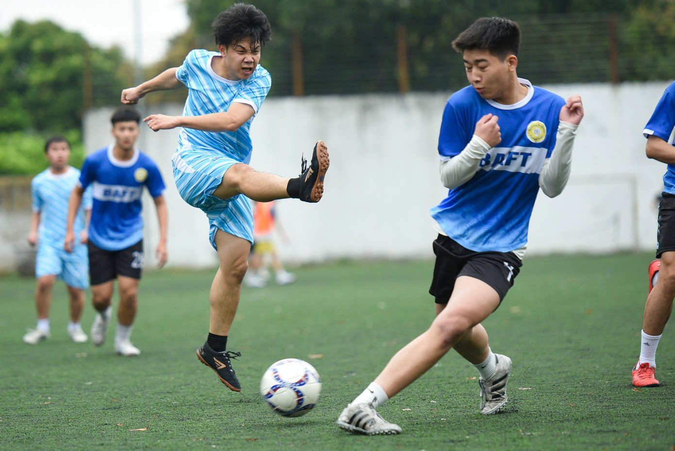 Bộ môn bóng đá thu hút nhiều sinh viên nam đăng ký tham gia. Bộ môn bóng đá thu hút nhiều sinh viên nam đăng ký tham gia.