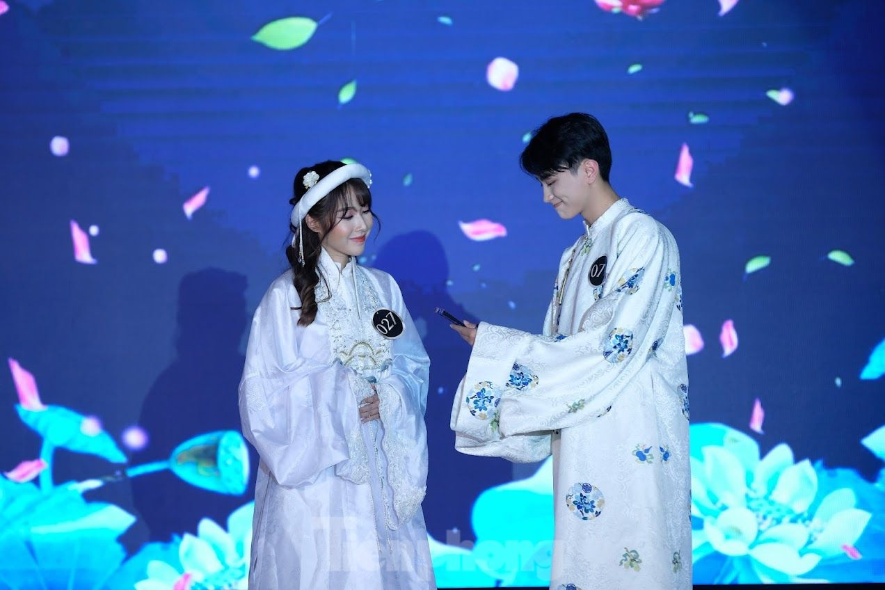 Cuộc thi “Mr&amp;Miss Bach Khoa 2022” với chủ đề “Tán sắc” mong muốn tạo ra sân chơi lành mạnh, bổ ích cho các bạn sinh viên trong trường, đặc biệt là nâng cao hình ảnh nữ sinh và nam sinh Bách khoa trong thời đại mới.