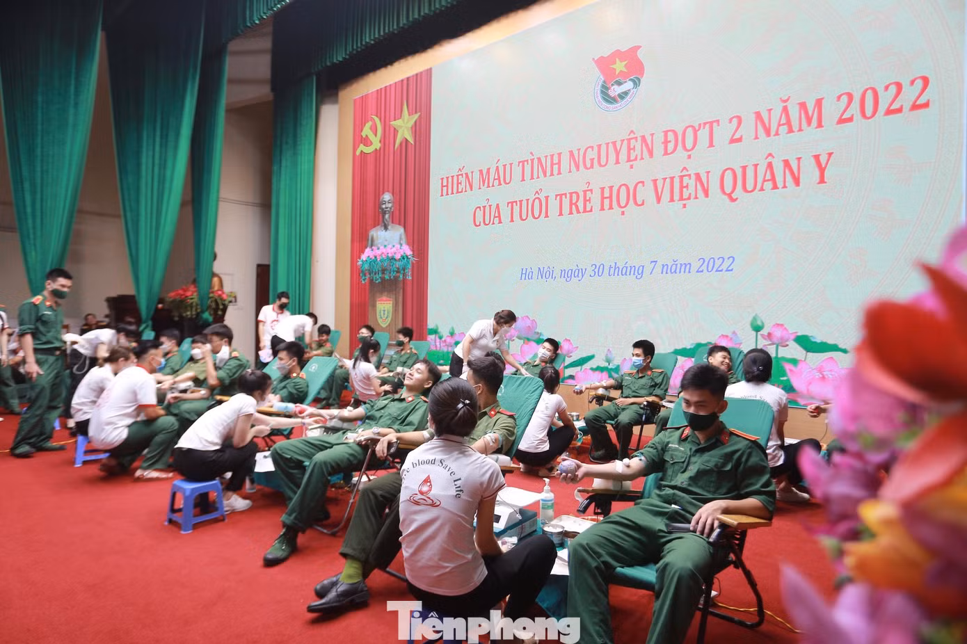 Toàn cảnh ngày hội hiến máu tình nguyện đợt 2 năm 2022 của tuổi trẻ Học viện Quân y. Toàn cảnh ngày hội hiến máu tình nguyện đợt 2 năm 2022 của tuổi trẻ Học viện Quân y.