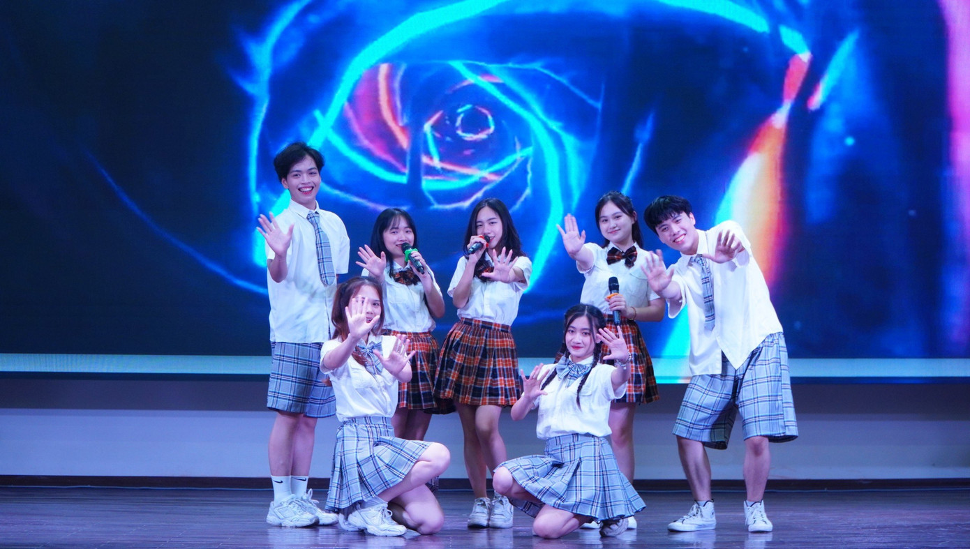 Văn nghệ sôi động tại chương trình tổng kết.