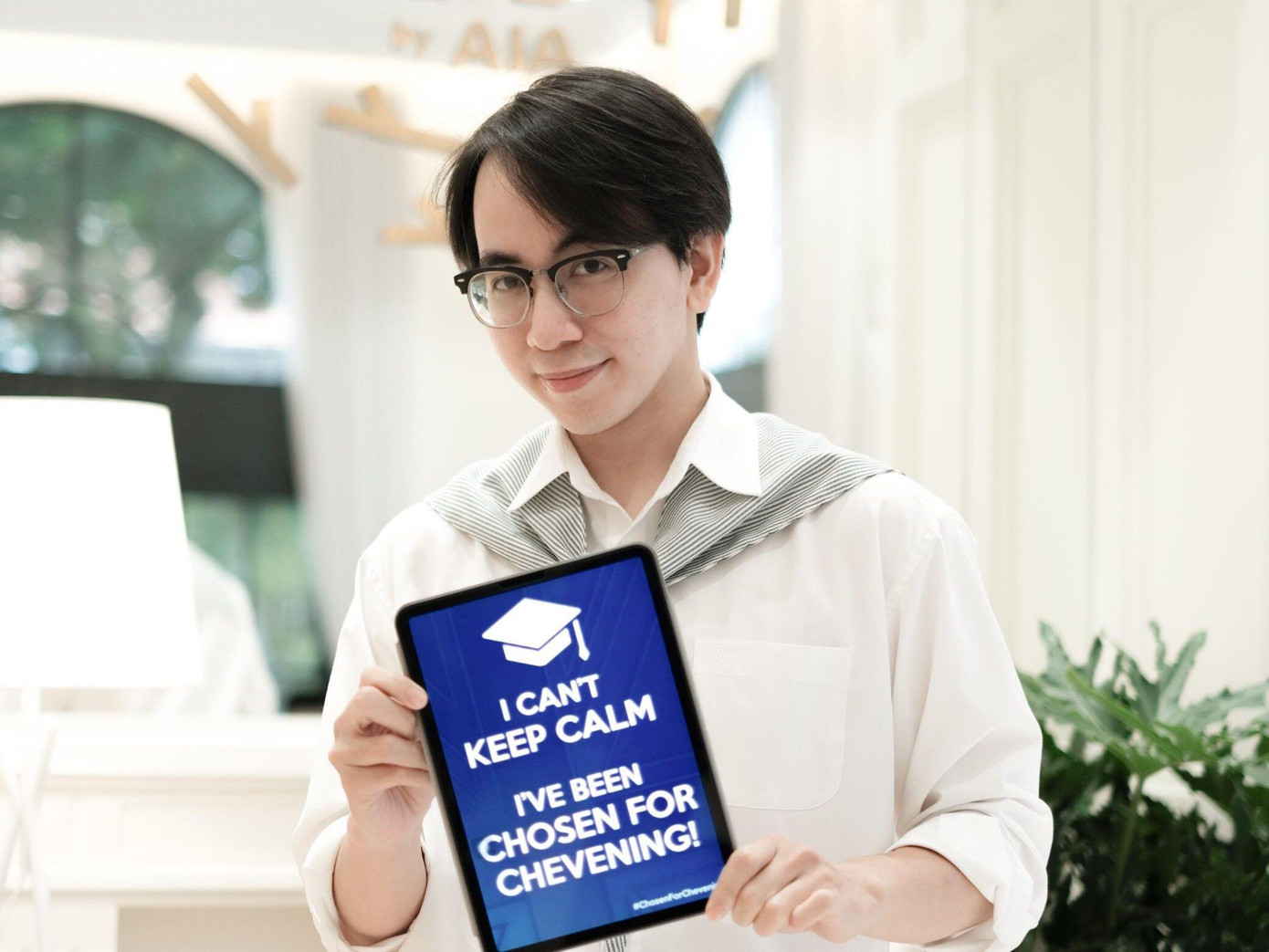 Hoàng An là 1 trong 19 học giả của học bổng chính phủ Anh quốc Chevening năm 2022 - 2023. Hoàng An là 1 trong 19 học giả của học bổng chính phủ Anh quốc Chevening năm 2022 - 2023.