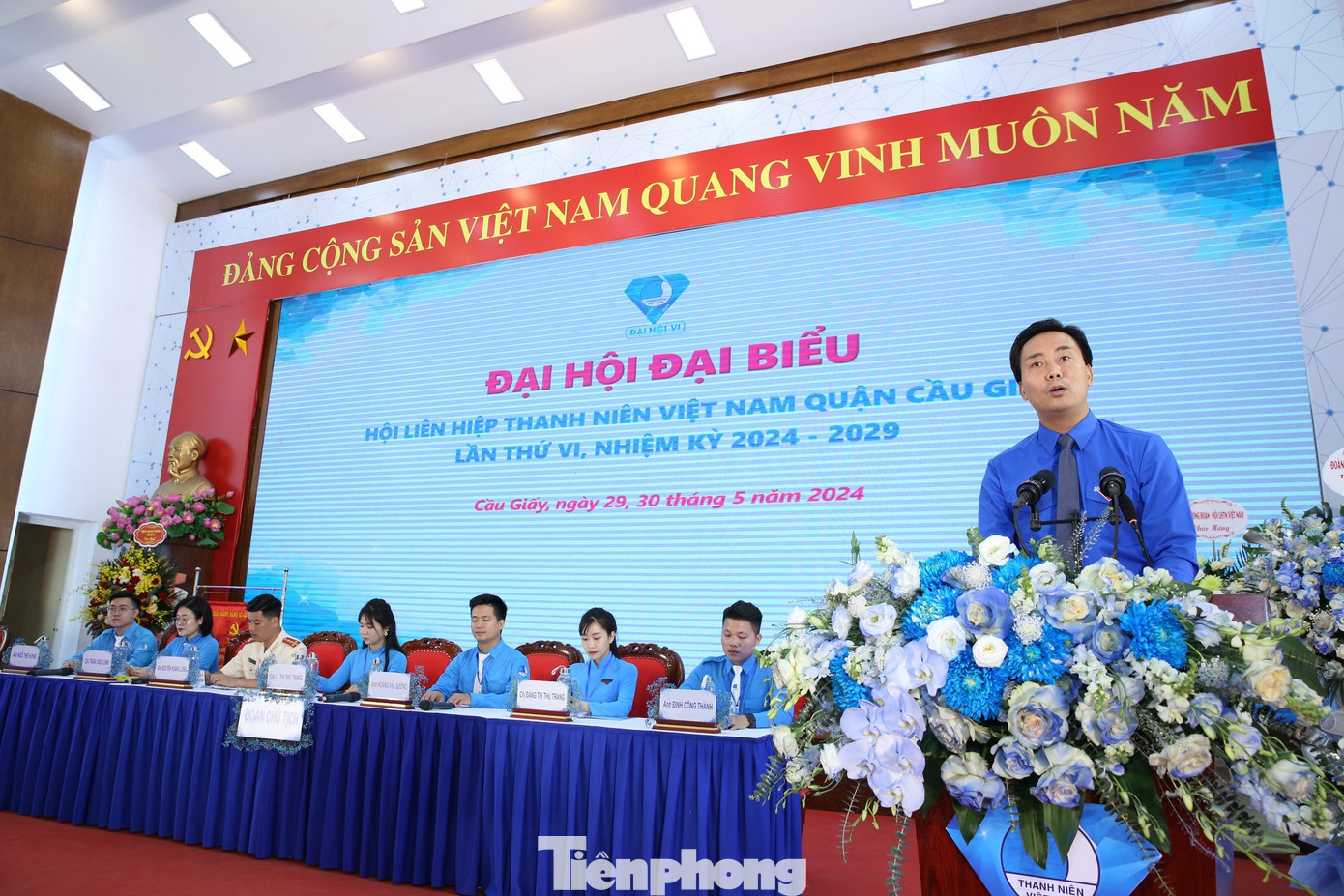Anh Nguyễn Đức Tiến - Phó Bí thư thường trực Thành Đoàn, Chủ tịch Hội LHTN Việt Nam TP HN phát biểu chỉ đạo tại Đại hội.