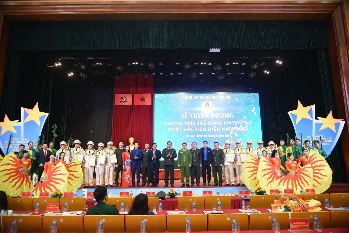 Các gương mặt trẻ được tuyên dương tại chương trình.