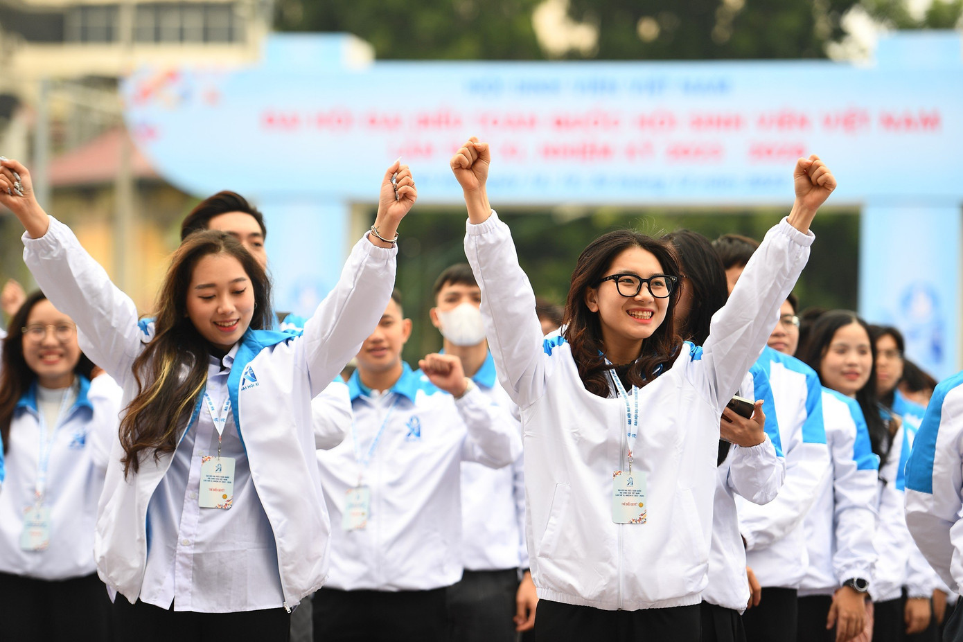 Sinh viên Việt Nam sôi động trước giờ G.