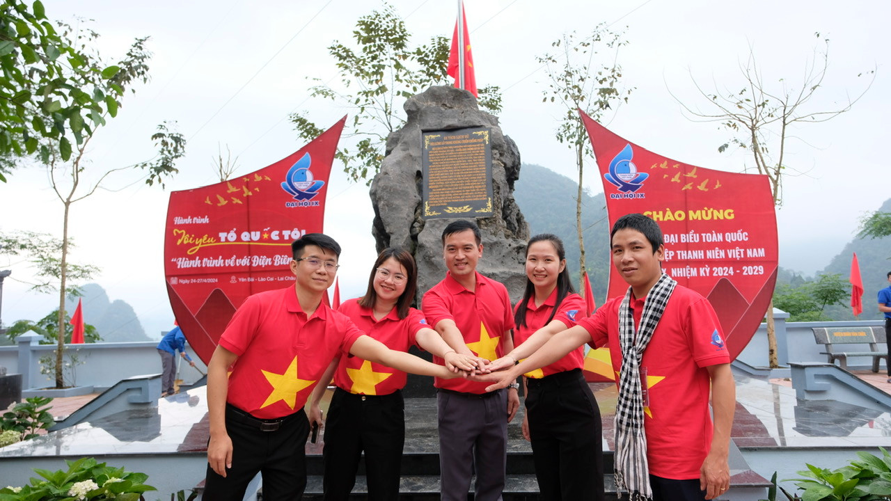 Khí thế của đại biểu hành trình "Tôi yêu Tổ quốc tôi". Khí thế của đại biểu hành trình "Tôi yêu Tổ quốc tôi".