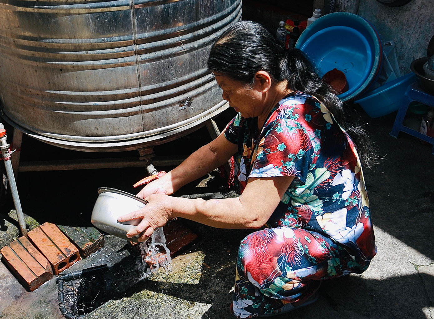 6h sáng, ánh nắng đã bắt đầu chiếu khá gay gắt vào khu trọ của gần 200 bệnh nhân chạy thận. 6h sáng, ánh nắng đã bắt đầu chiếu khá gay gắt vào khu trọ của gần 200 bệnh nhân chạy thận.