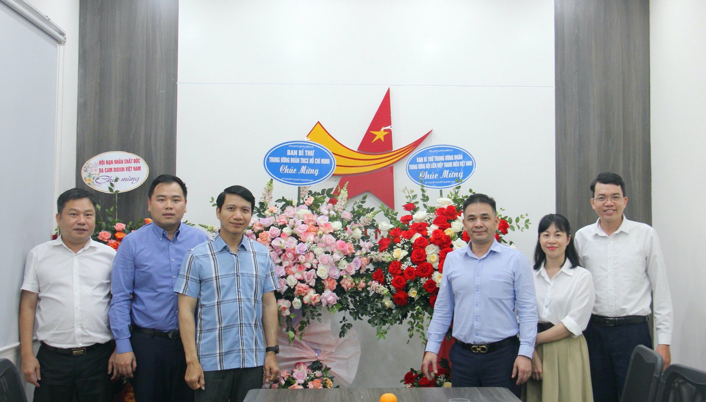 Anh Nguyễn Ngọc Lương, Bí thư Thường trực Trung ương Đoàn, Chủ tịch Trung ương Hội LHTN Việt Nam đã đến thăm, chúc mừng Hội Doanh nhân trẻ Việt Nam nhân Ngày Doanh nhân Việt Nam 13/10.