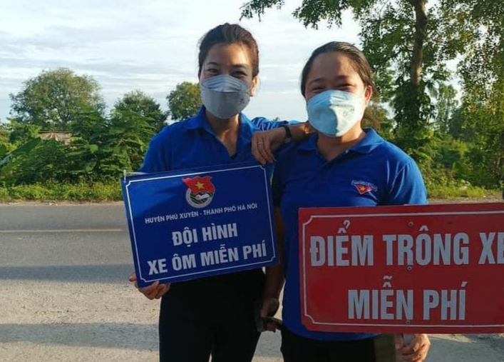 Ở đâu cần, ở đó có đội xe ôm miễn phí. Ảnh: Thành Đoàn Hà Nội. Ở đâu cần, ở đó có đội xe ôm miễn phí. Ảnh: Thành Đoàn Hà Nội.