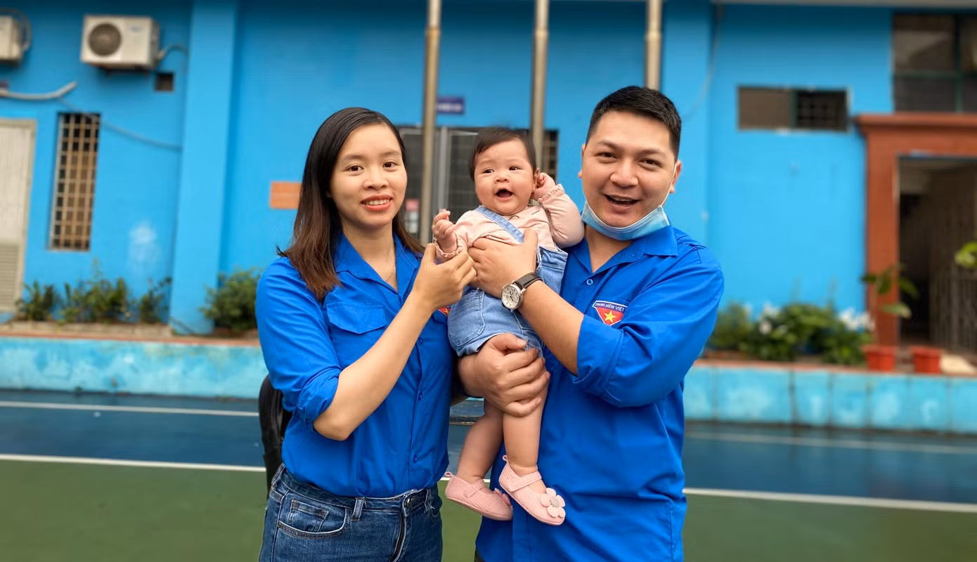 Cặp đôi hy vọng, tương lai sẽ truyền cảm hứng tới con của mình về một tuổi trẻ ý nghĩa bên Đoàn. Ảnh: NVCC