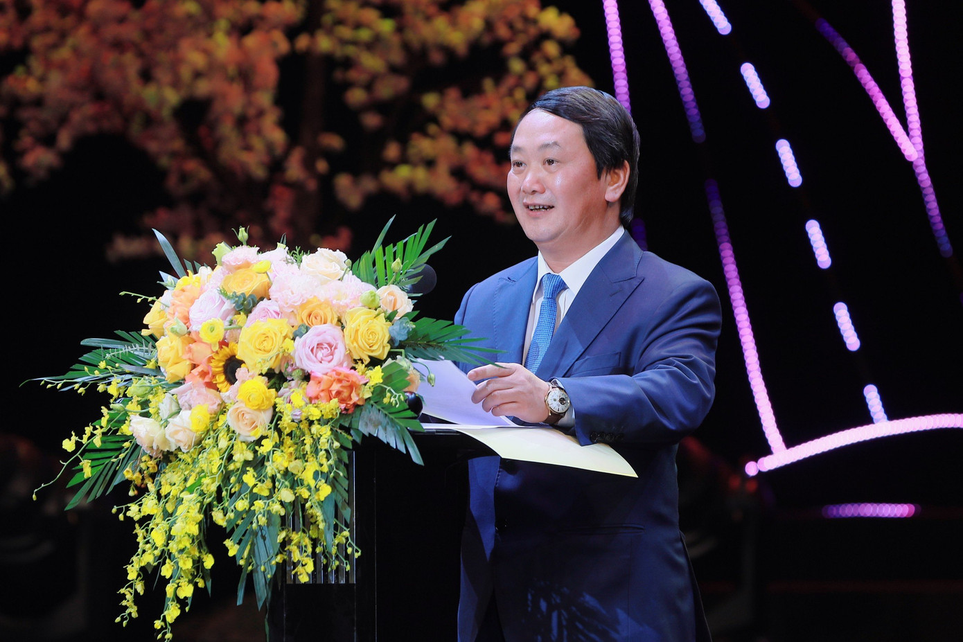 Ông Hầu A Lềnh - Bộ trưởng, Chủ nhiệm Ủy ban Dân tộc phát biểu khai mạc chương trình. Ông Hầu A Lềnh - Bộ trưởng, Chủ nhiệm Ủy ban Dân tộc phát biểu khai mạc chương trình.