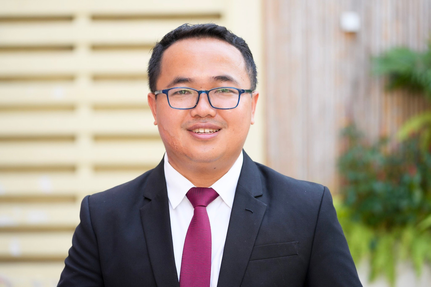 Chân dung PGS.TS Lê Thanh Long. Ảnh: NVCC