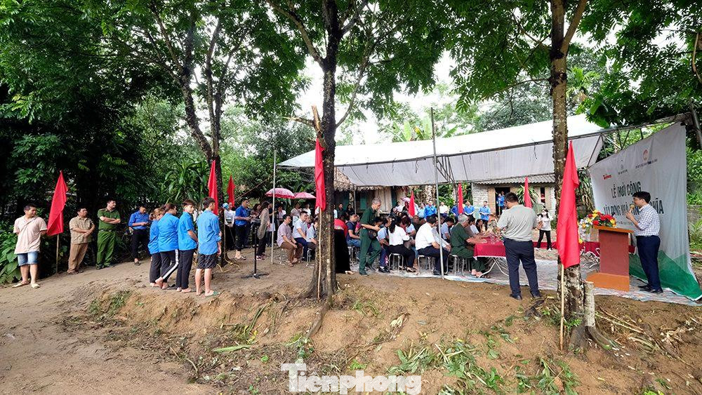 Lễ khởi công xây dựng nhà tình nghĩa tại xã Đú Sáng (huyện Kim Bôi, tỉnh Hòa Bình) còn có những hoạt động như trao quà cho các hộ gia đình chính sách; tặng quà cho học sinh có hoàn cảnh khó khăn, có thành tích học tập tốt; trao tặng ấn phẩm sách, truyện cho học sinh tiểu học...