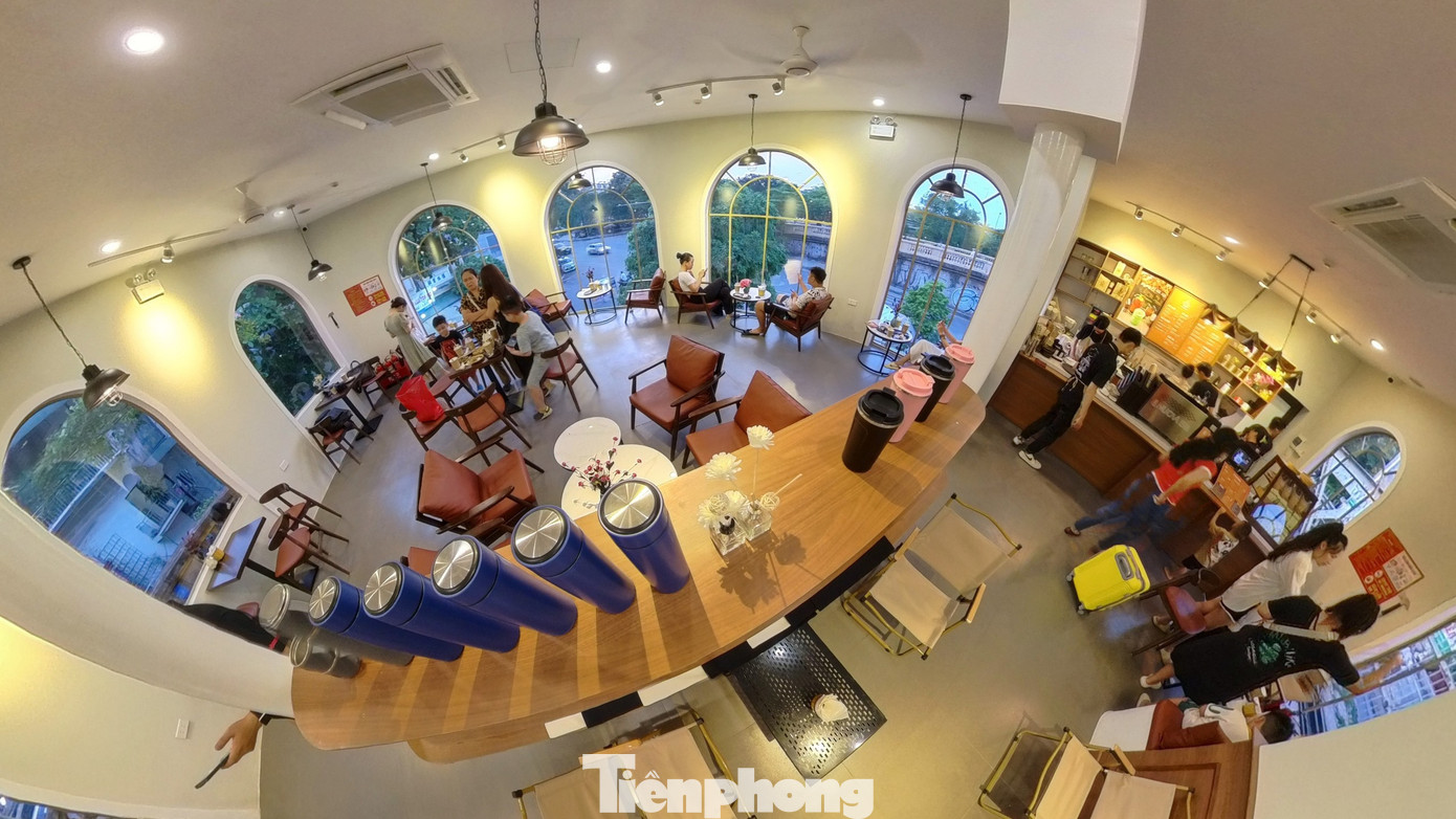 Quán cà phê có góc ngắm 360 độ độc đáo.