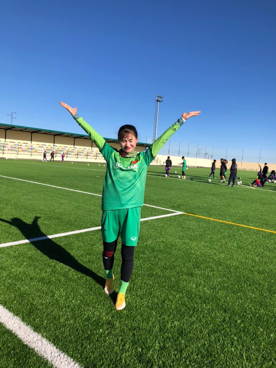 Lại Thị Tuyết trên sân cỏ. Ảnh: FBNV Lại Thị Tuyết trên sân cỏ. Ảnh: FBNV