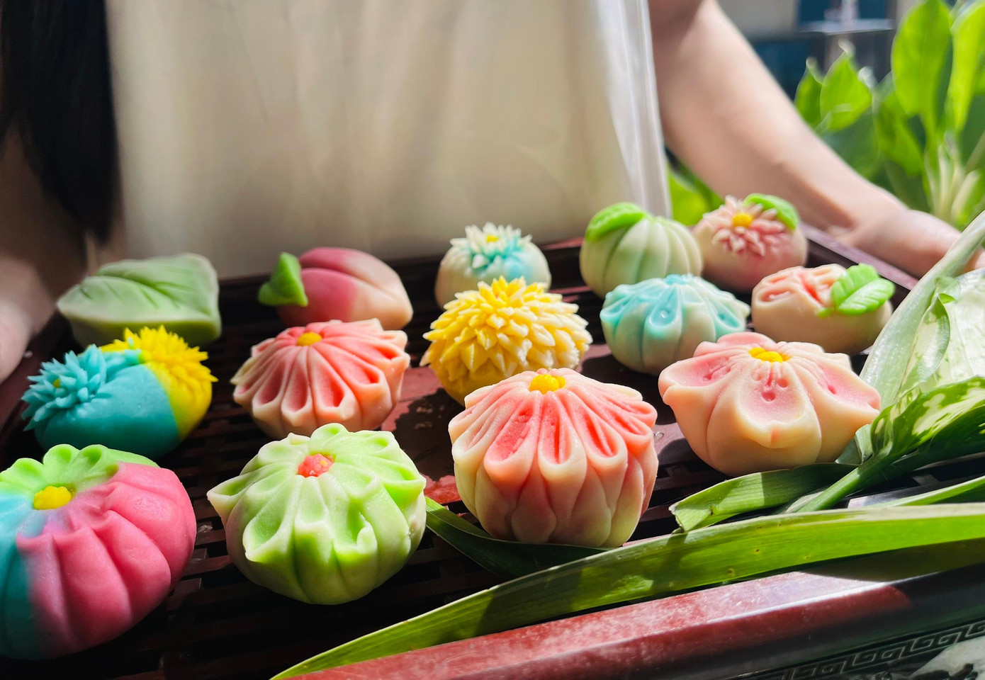 Những chiếc bánh cầu kỳ và đẹp mắt do bàn tay khéo léo của chị Thảo làm để biếu người thân. Còn việc kinh doanh từ làm bánh chị chưa nghĩ đến mặc dù cũng có nhiều bạn bè khuyên nhủ.