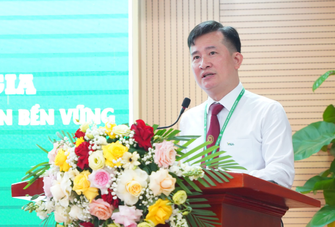 PGS.TS. Trần Trọng Phương - Trưởng khoa Tài nguyên và Môi trường, Học viện Nông nghiệp Việt Nam phát biểu khai mạc hội thảo. PGS.TS. Trần Trọng Phương - Trưởng khoa Tài nguyên và Môi trường, Học viện Nông nghiệp Việt Nam phát biểu khai mạc hội thảo.