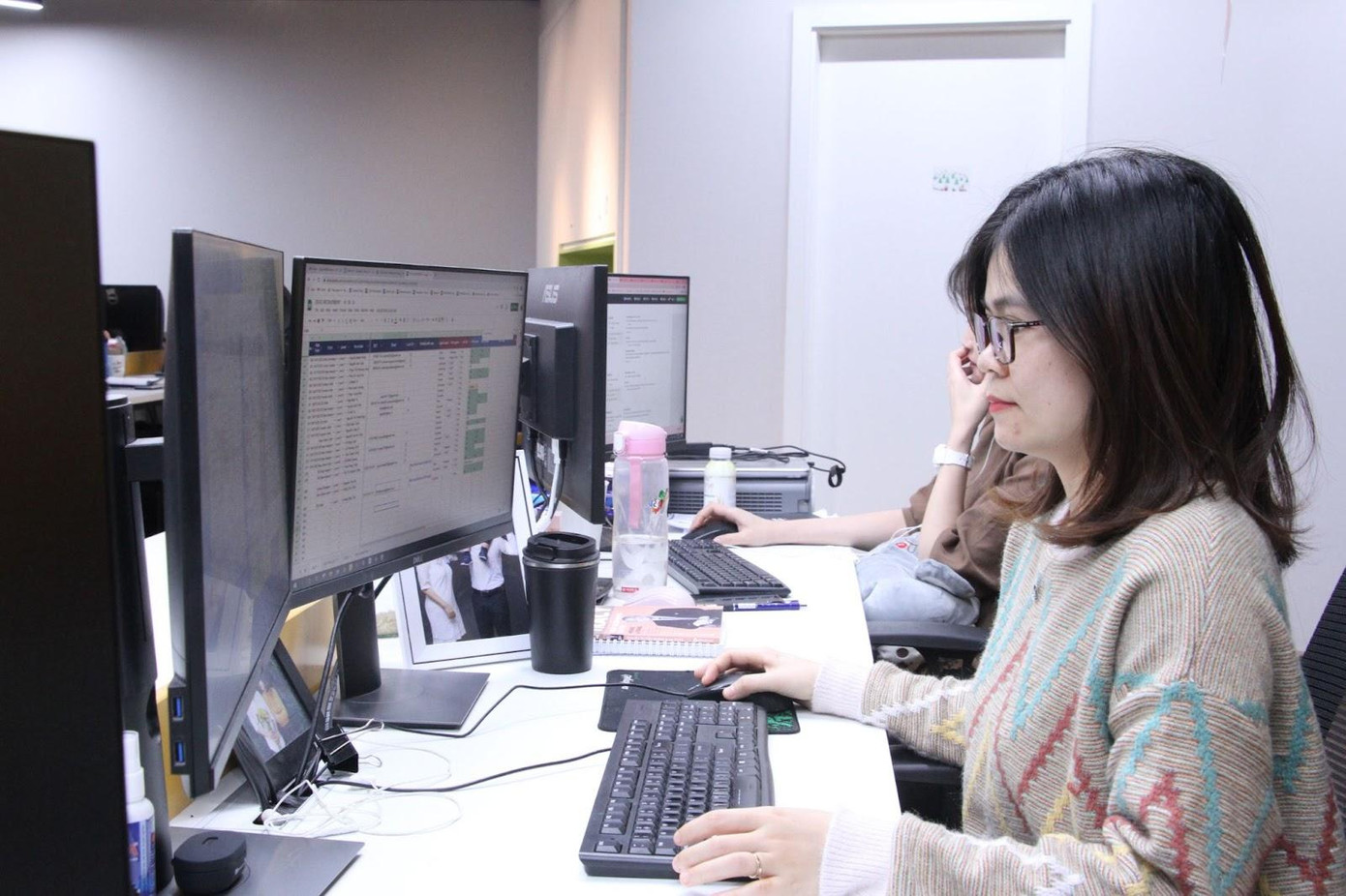 Chị Nguyễn Thị Nguyệt đang là trưởng phòng nhân sự của một công ty. Ảnh: Linh Phan