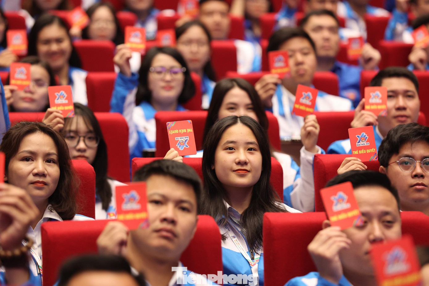 Đại hội biểu quyết bầu Đoàn Chủ tịch Đại hội gồm 19 đồng chí. Ảnh: Như Ý.